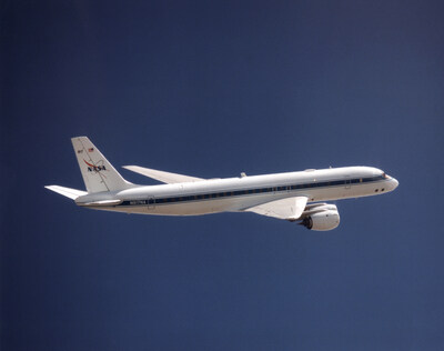 In air-to-air testing, NASA’s DC-8 Airborne Science Lab will fly behind the Boeing ecoDemonstrator Explorer to measure emissions and contrail ice particles. (Image: NASA) In air-to-air testing, NASA’s DC-8 Airborne Science Lab will fly behind the Boeing ecoDemonstrator Explorer to measure emissions and contrail ice particles. (Image: NASA)